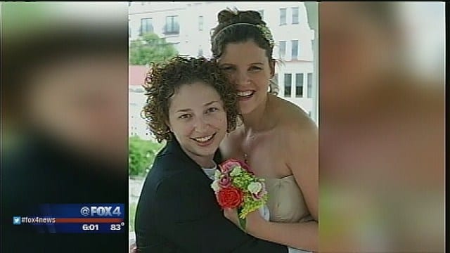 Tarrant County lesbian couple files for divorce