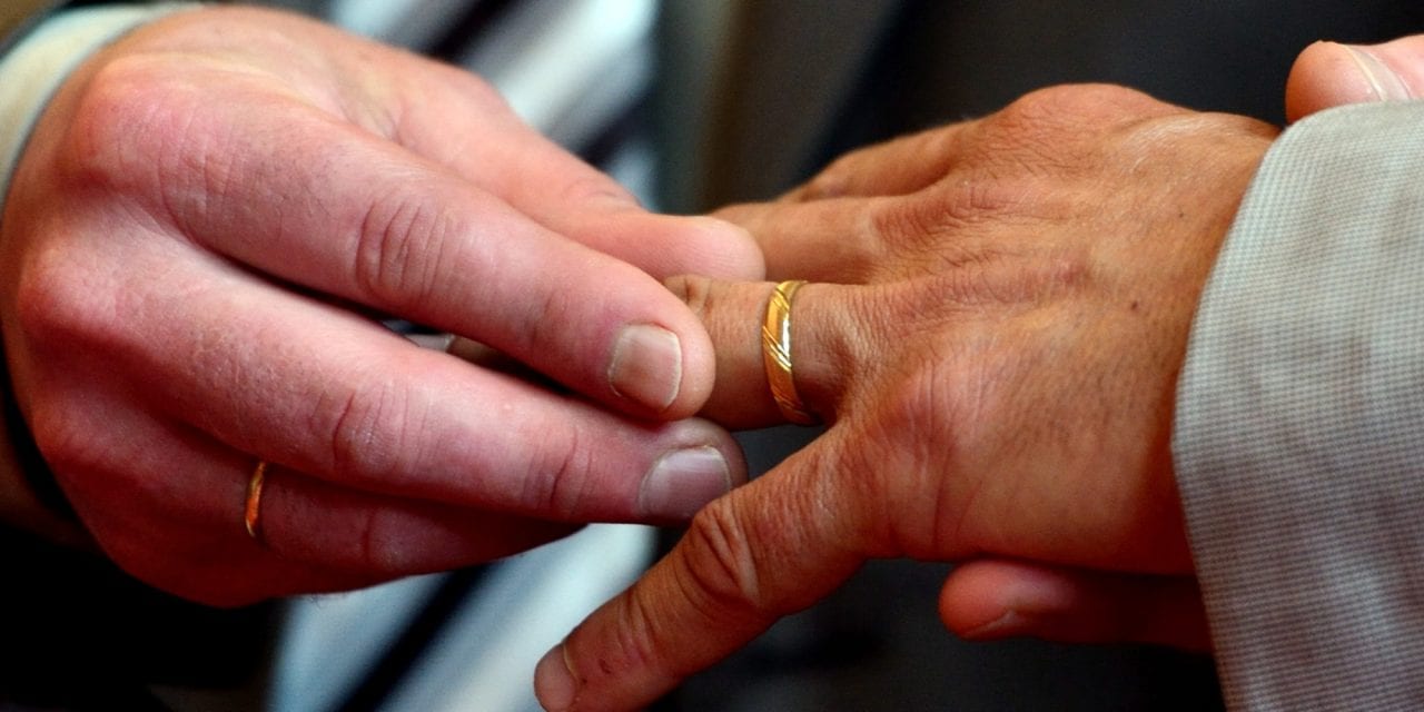 Hawaii Senate passes gay marriage bill