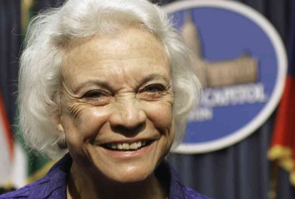 Sandra Day O’Connor officiates gay wedding at Supreme Court
