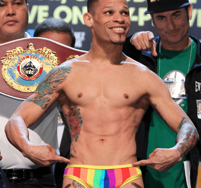 Gay boxer Orlando Cruz loses title fight, but with style