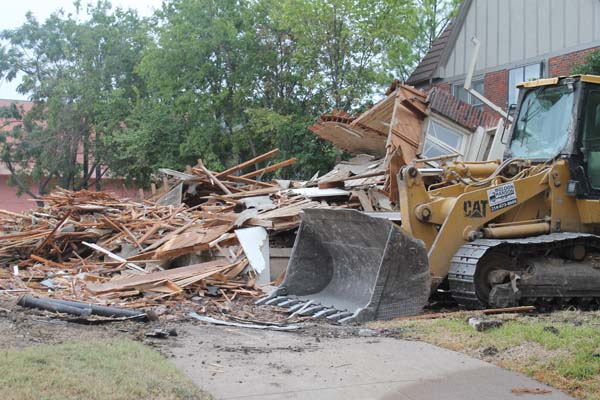 More architectural destruction in Oak Lawn