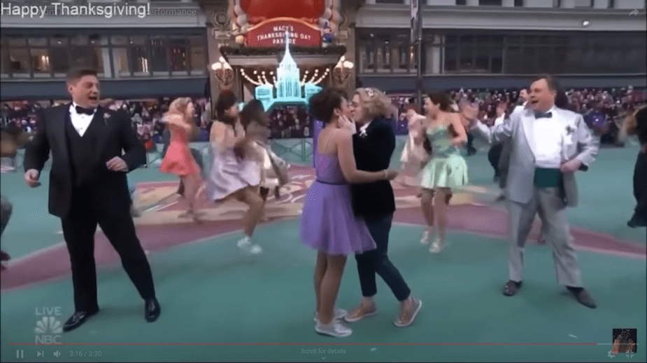 Macy S Thanksgiving Day Parade Features Lesbian Kiss As Million | My ...