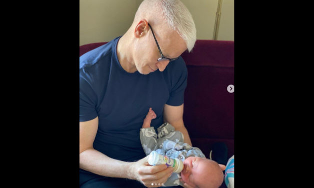Anderson Cooper announces the birth of his son