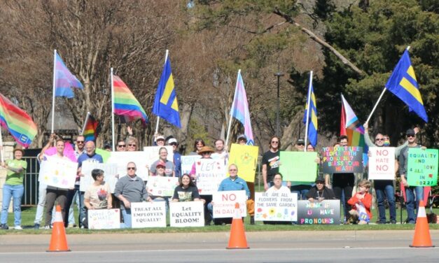Group protests employment discrimination at the Arboretum