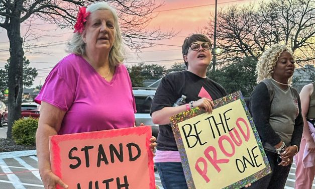 Teacher’s supporters rally at LISD board meeting
