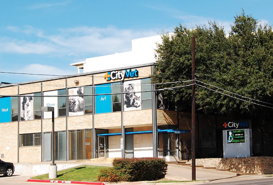 CityVet, including Oak Lawn location, honors Dolly Parton with DFW children’s book drive